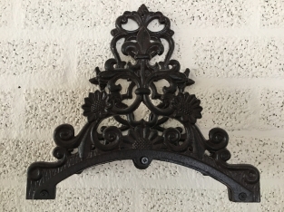  Water hose holder, metal holder, weather resistant cast iron brown